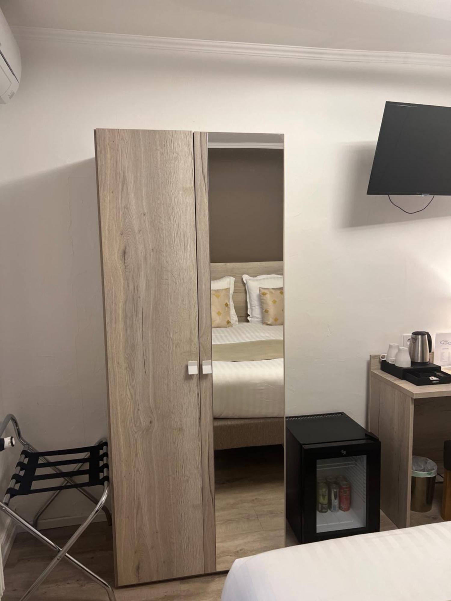 Hotel Du Golfe Sete-Balaruc Екстериор снимка