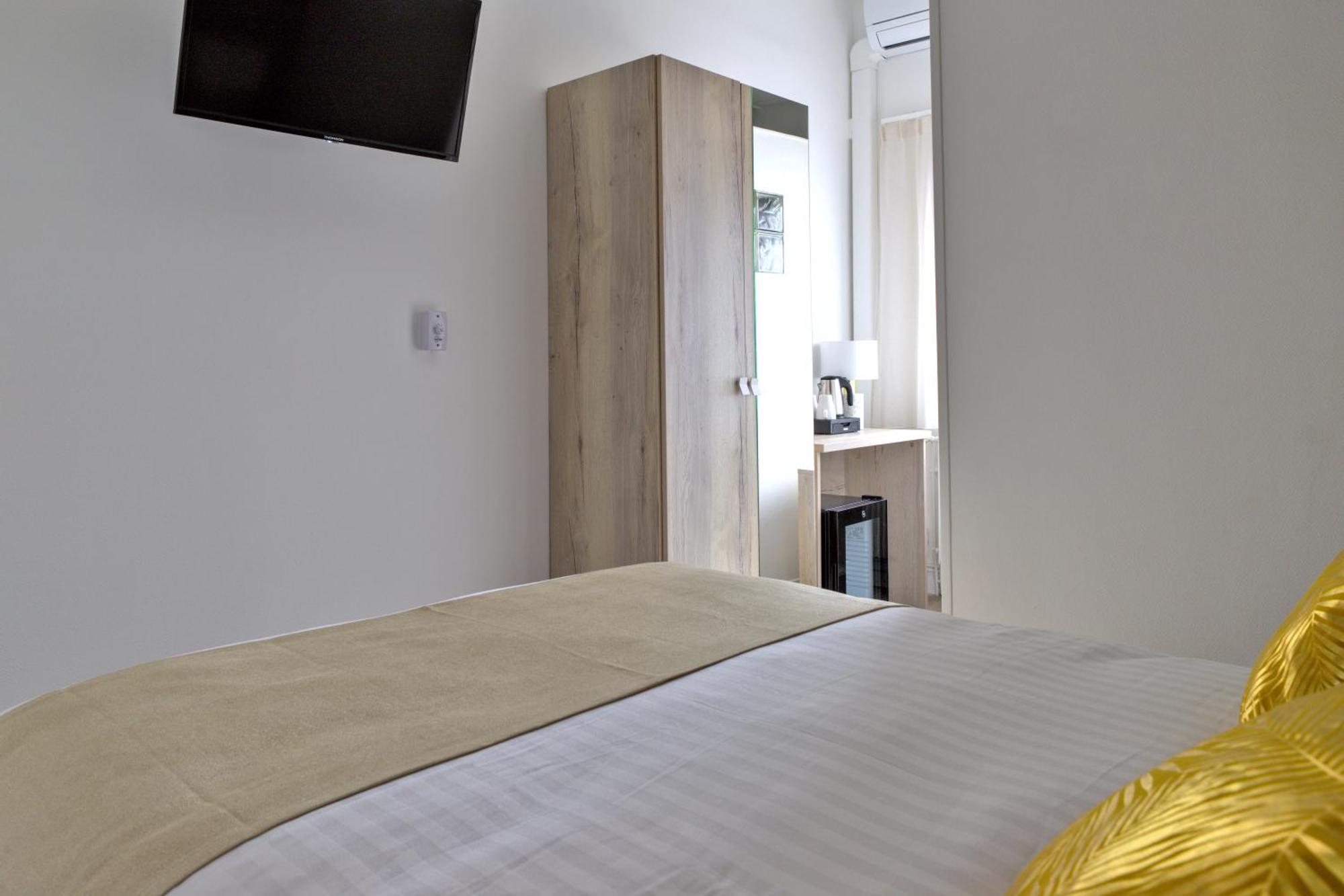 Hotel Du Golfe Sete-Balaruc Екстериор снимка